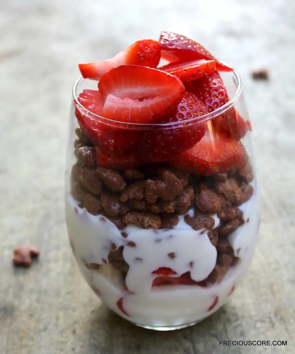 5-MINUTE YOGURT PARFAIT