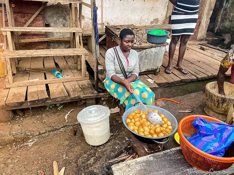 Cameroonian Street Food (VIDEO)