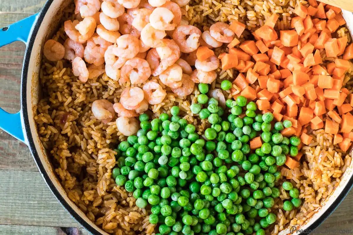 JOLLOF RICE WITH SHRIMP