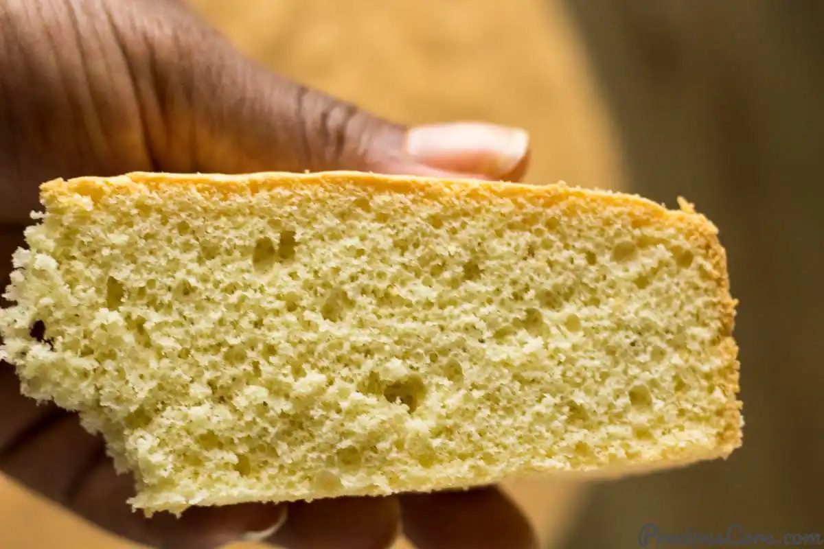 VANILLA SPONGE CAKE
