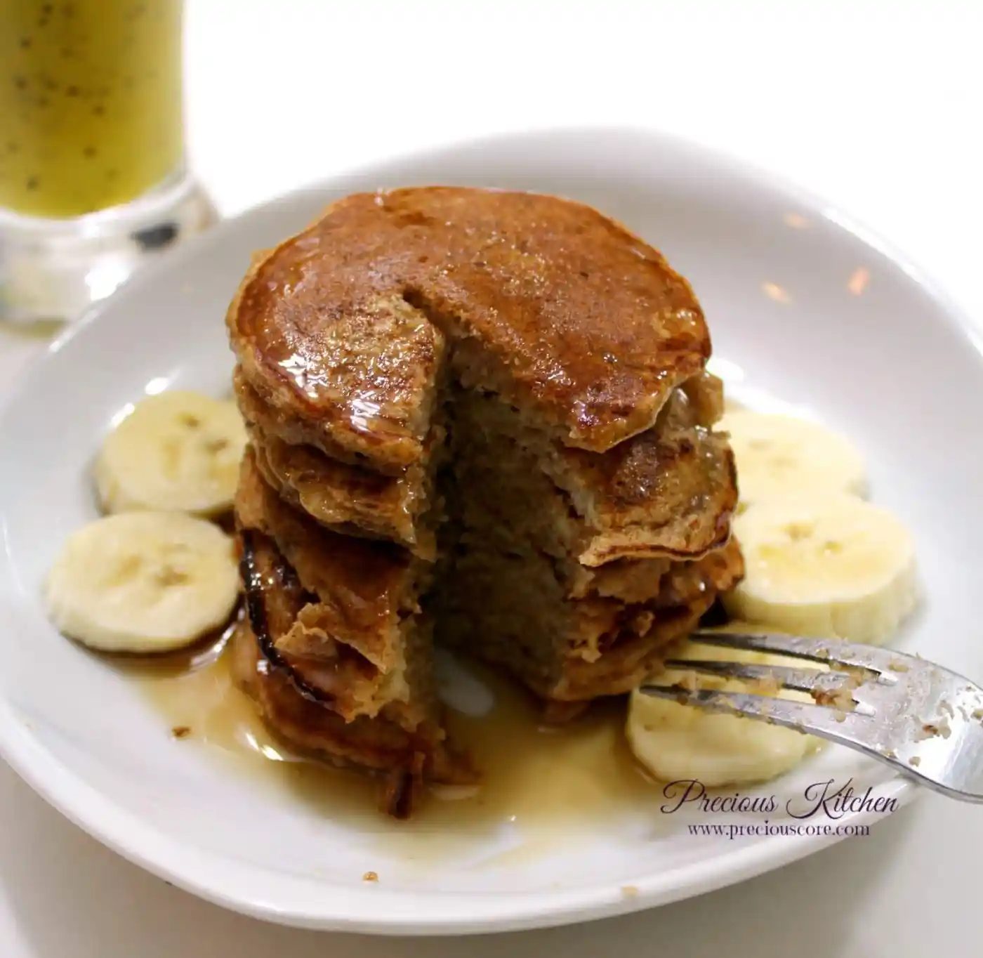 WHOLE WHEAT BANANA PANCAKES