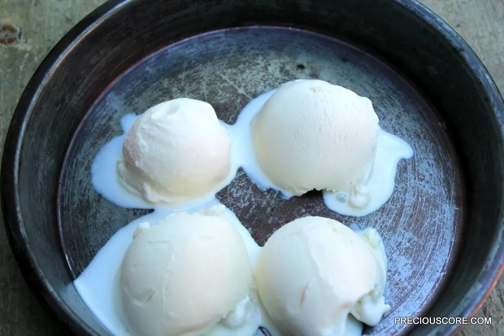 WORLD’S EASIEST VANILLA ICE CREAM