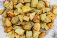 Crispy Oven-Roasted Potatoes with Garlic and Herbs