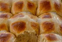Favorite Hot Cross Buns Recipe for Classic Spiced Buns