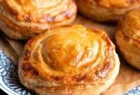 Rustici Leccesi: Tomato & Mozzarella Puglian Pastry Recipe