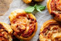 Prosciutto and Gorgonzola Pizza Pinwheels Recipe