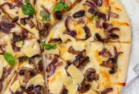 Savory Mushroom Pizza: Homemade Recipe for Crispy Crust and Melty Cheese