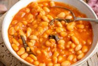Tuscan Fagioli all’Uccelletto — Beans in Savory Tomato Sauce