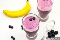 4-Ingredient Vibrant Purple Smoothie Recipe for Energy