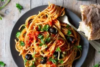 Spaghetti alla Puttanesca: Classic Tangy Tomato & Olive Pasta