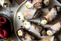 Mini Cannoli Recipe for Parties: Crispy Shells & Sweet Ricotta