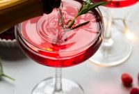 Santa’s Spritz: Festive Christmas Cocktail Recipe