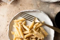 Creamy Gorgonzola Penne with Garlic and Spinach