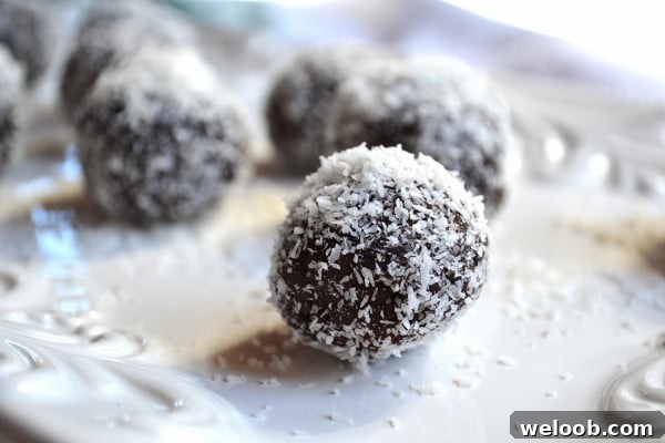 Dark chocolate avocado truffles www.insidetherustickitchen.com