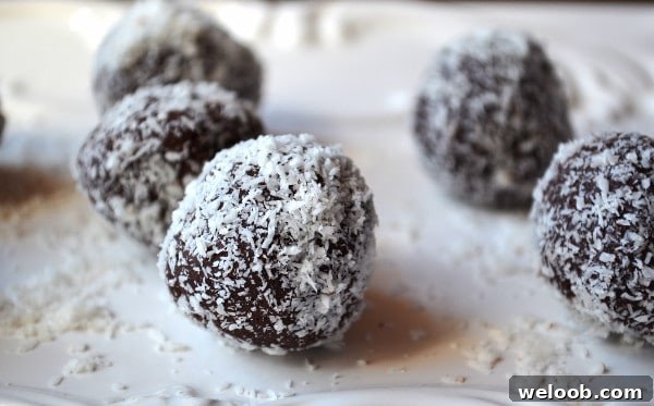 Dark chocolate avocado truffles www.insidetherustickitchen.com