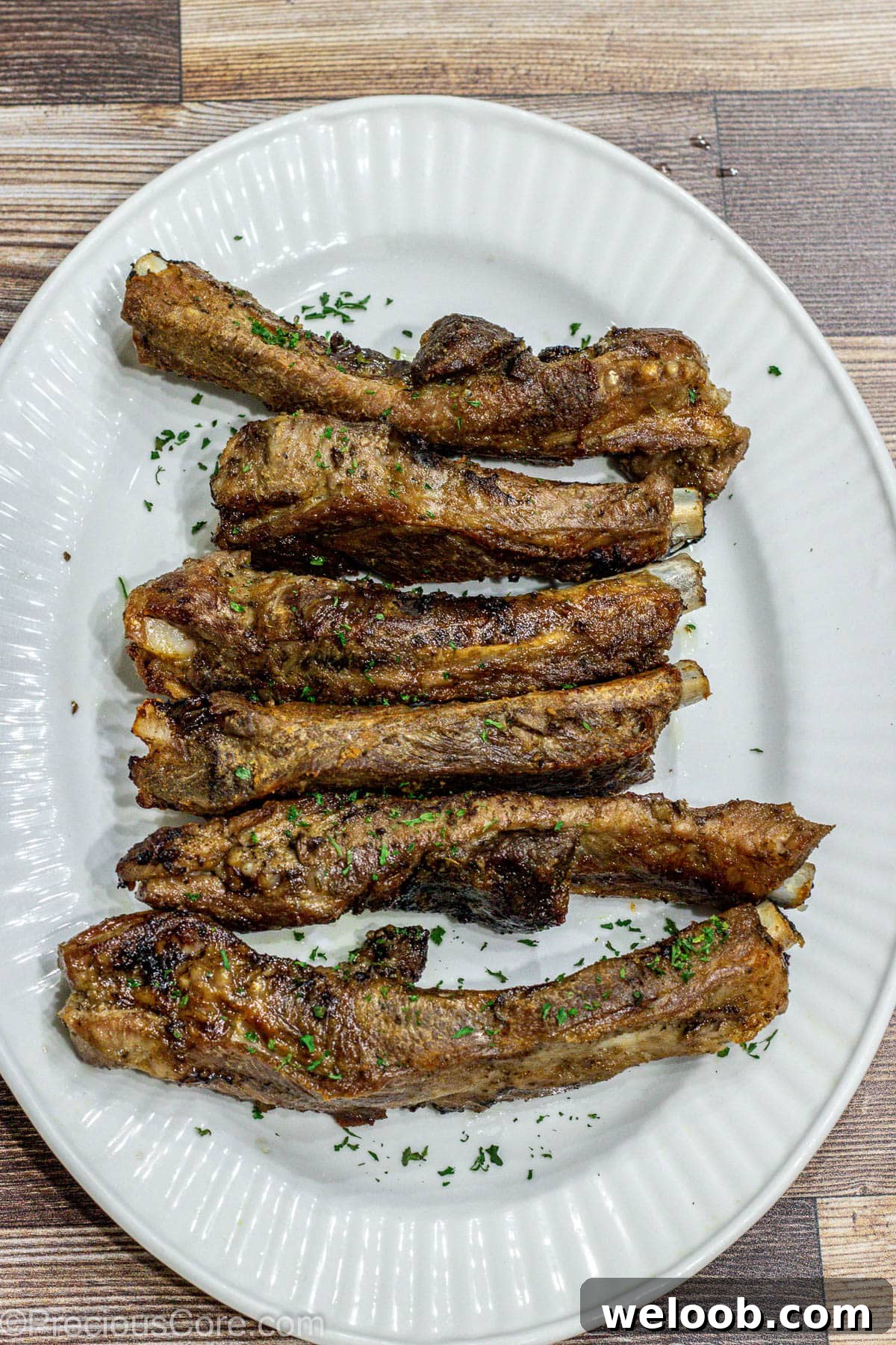 Ribs on a serving tray.