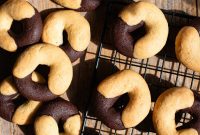 Italian Abbracci Cookies: Chocolate and Cream Pinwheels